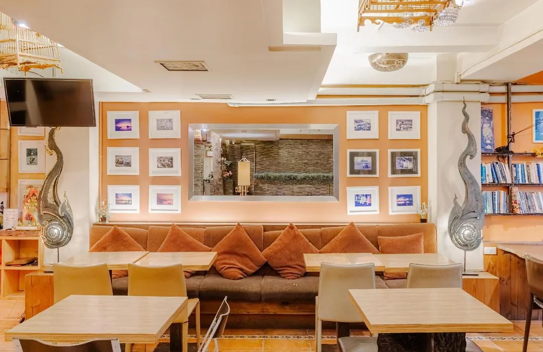 Collection O Diamond House Khaosan-1