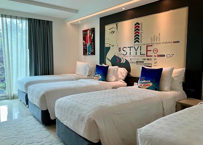 Lodge: Hotel Clover Asoke - Sha Extra Plus