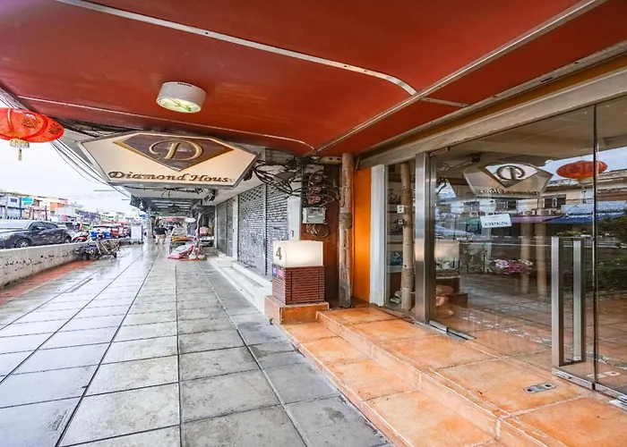 Collection O Diamond House Khaosan