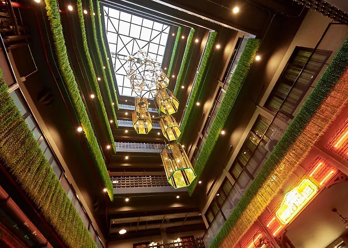 Cheap hotels W22 By Burasari