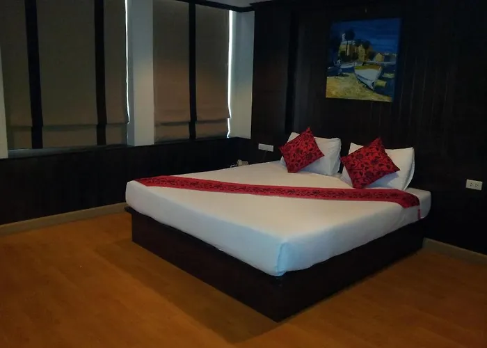 B&B only: Everest Boutique 8 Inn